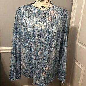 Long sleeved crew…pretty abstract print